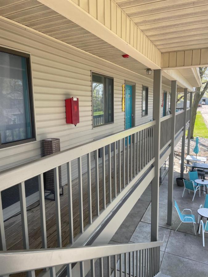 Lake Point Motel Marblehead Buitenkant foto
